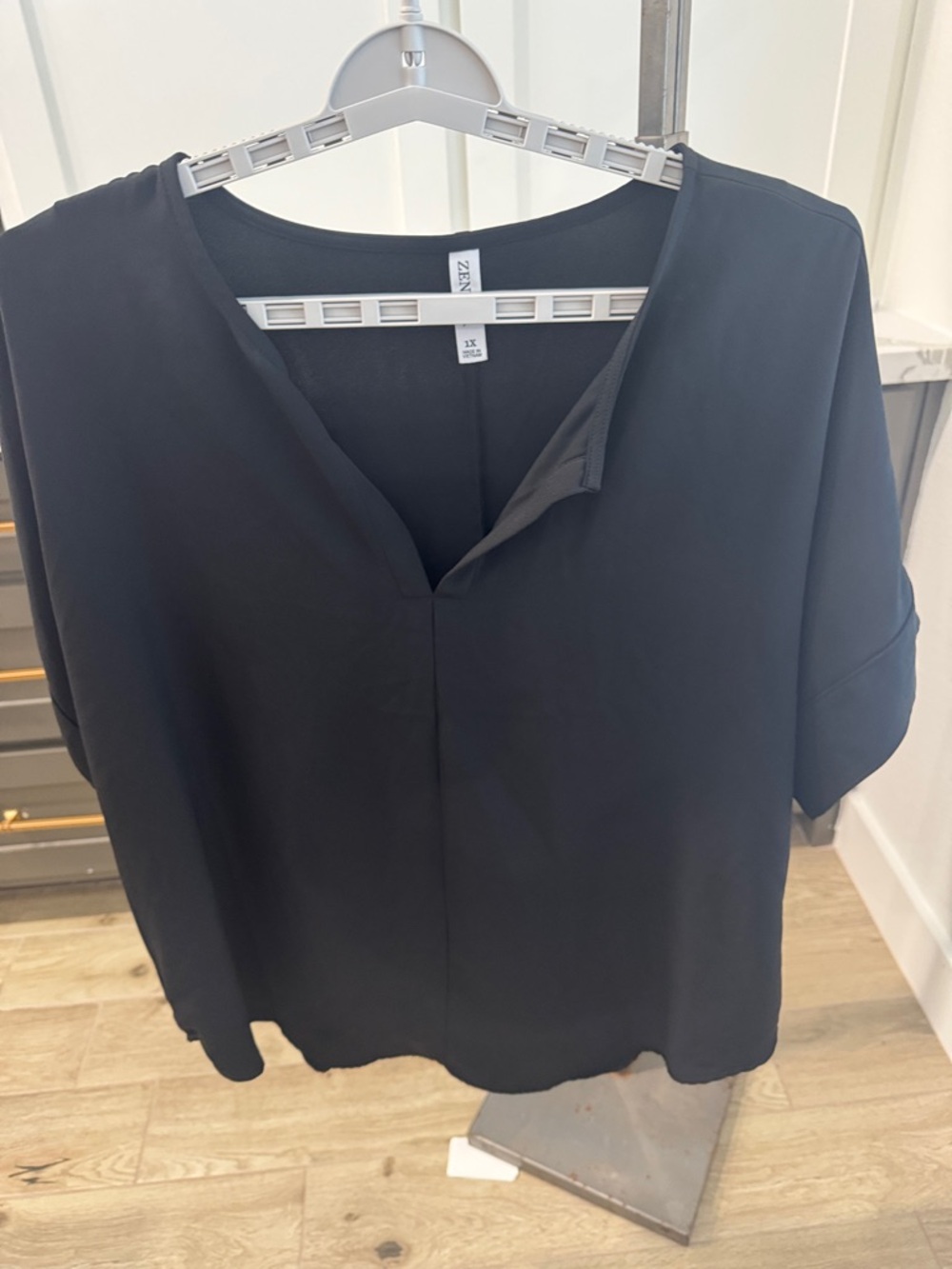Zenana Outfitters Black V-Neck Dolman Sleeve Blouse